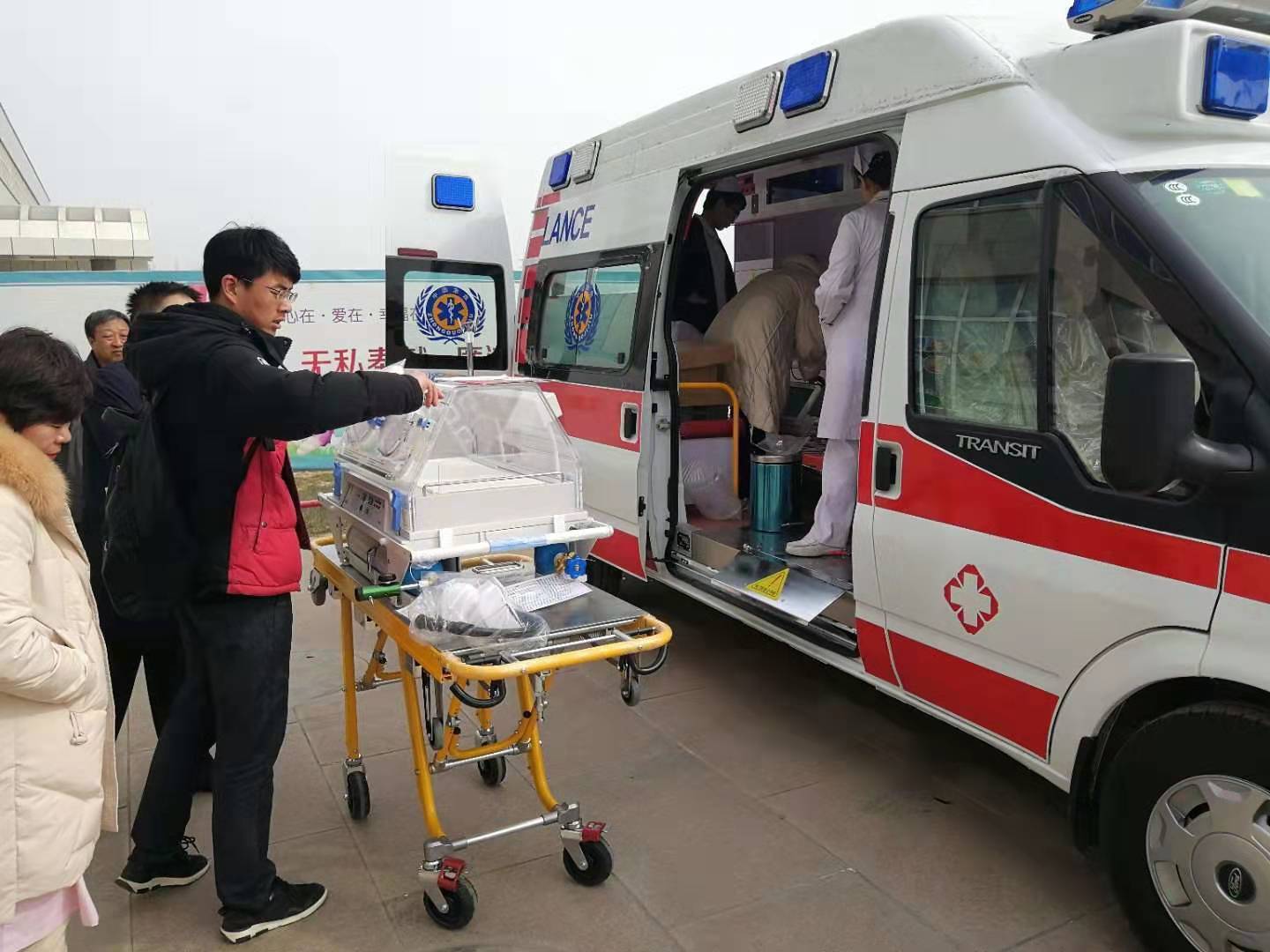 西宁救护车转院