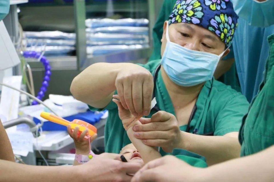 西宁妇婴监护型护送